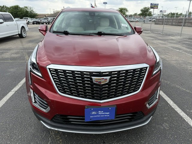Used 2023 Cadillac XT5 Premium Luxury w/ Technology Package FWD image 2