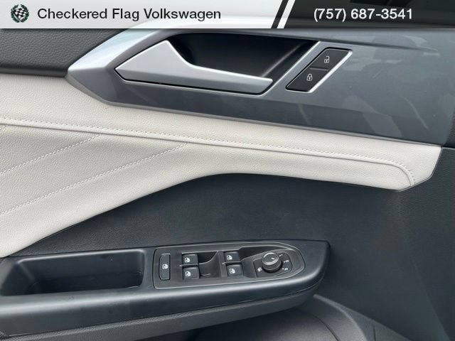 New 2026 Volkswagen Taos SEL AWD/4WD image 16
