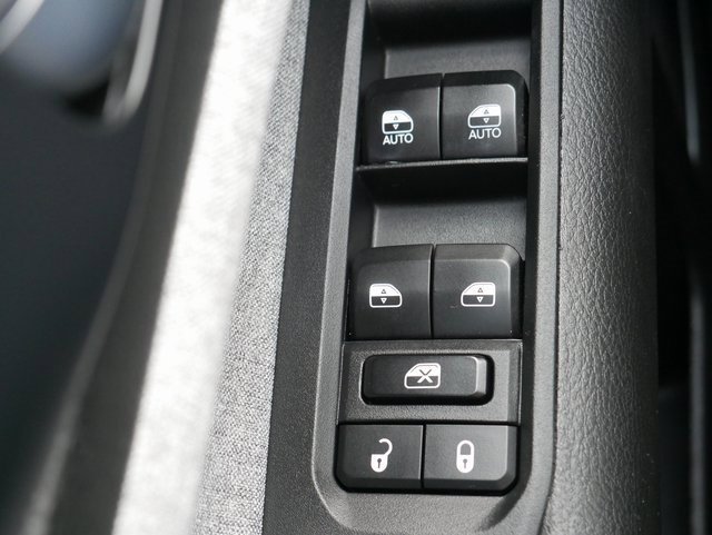 Used 2024 Jeep Compass Latitude image 28