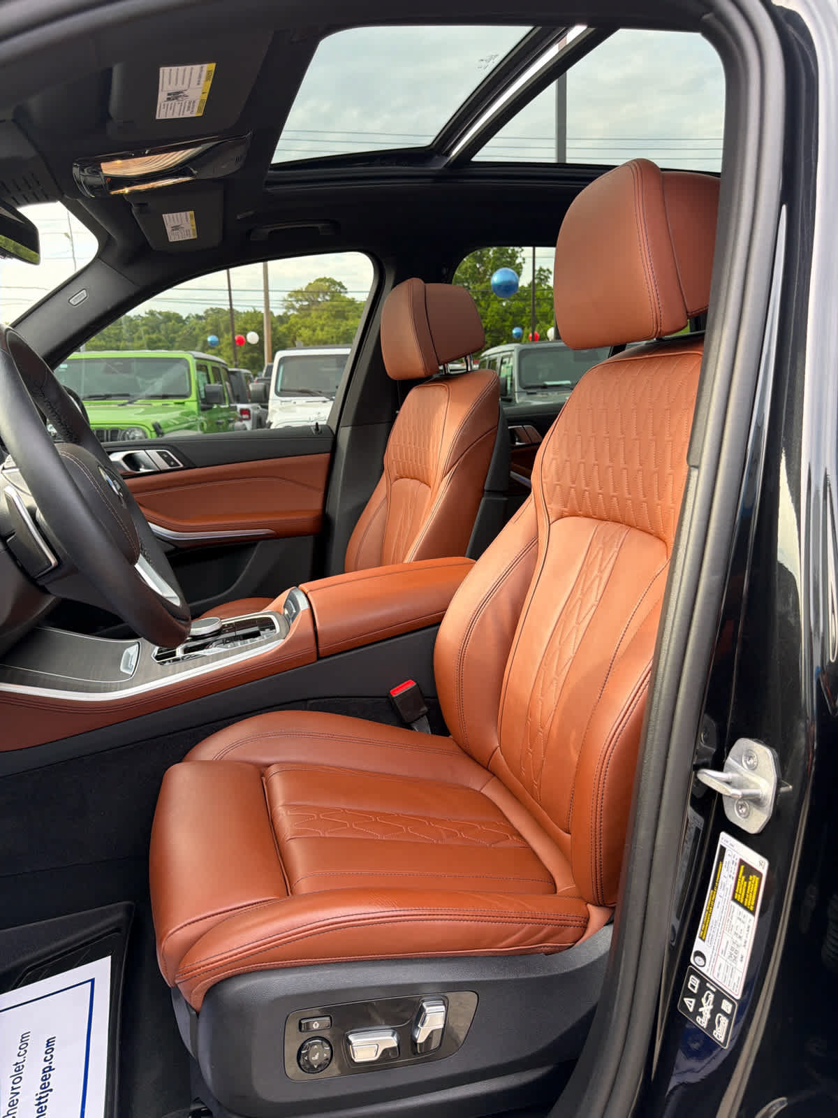 Used 2024 BMW X5 xDrive40i w/ Premium Package AWD/4WD image 13