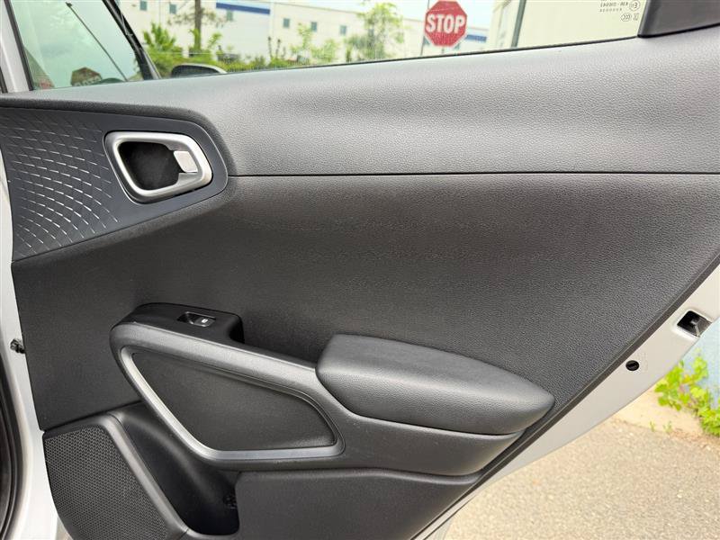 Used 2020 Kia Soul S FWD image 35