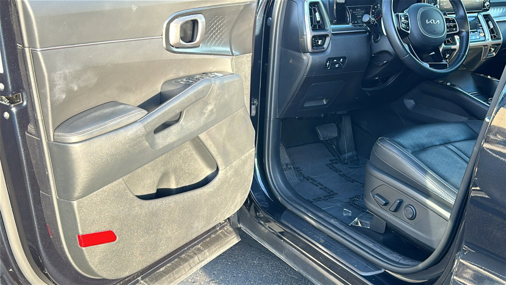 Used 2023 Kia Sorento EX image 23