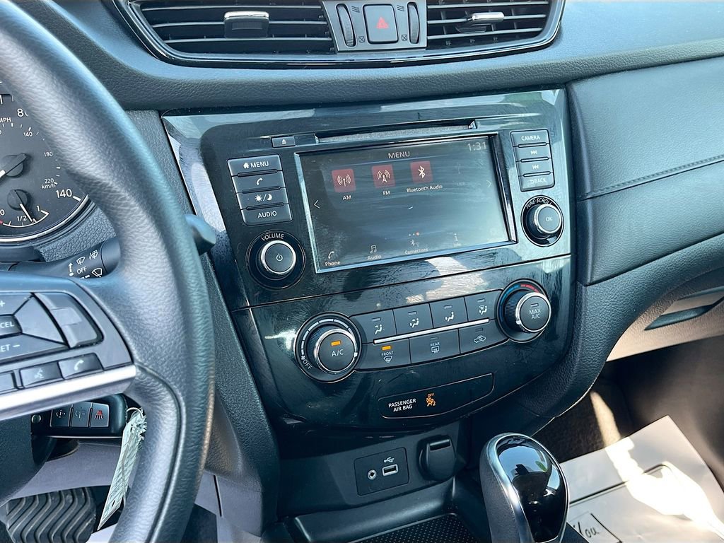 Used 2020 Nissan Rogue S image 14