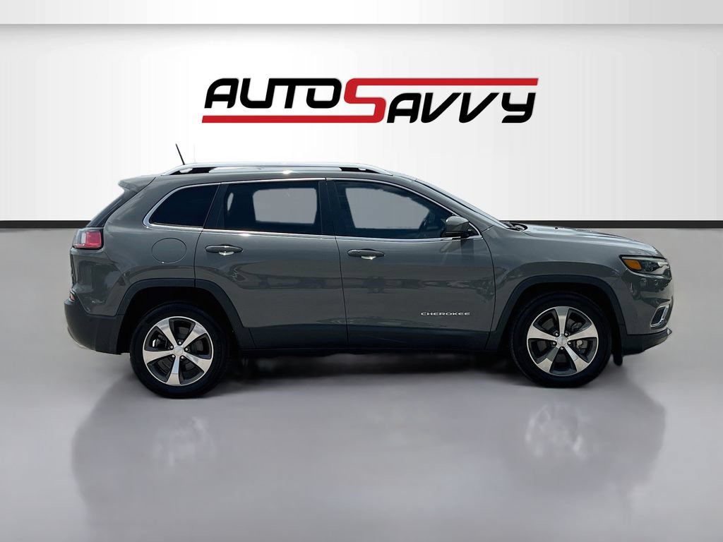 Used 2019 Jeep Cherokee Limited w/ Technology Group FWD image 8