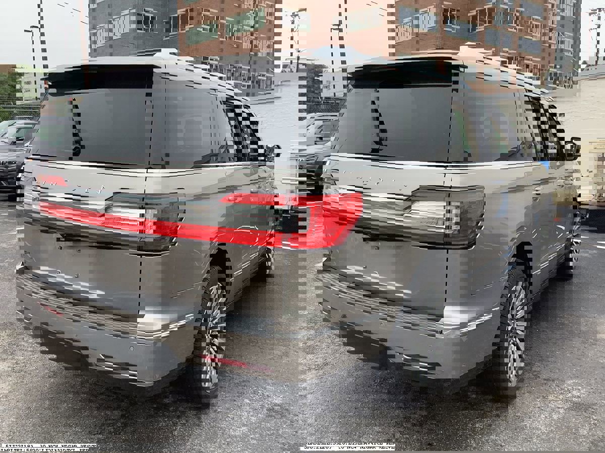 Used 2020 Lincoln Navigator L Reserve w/ Luxury Package AWD/4WD image 5