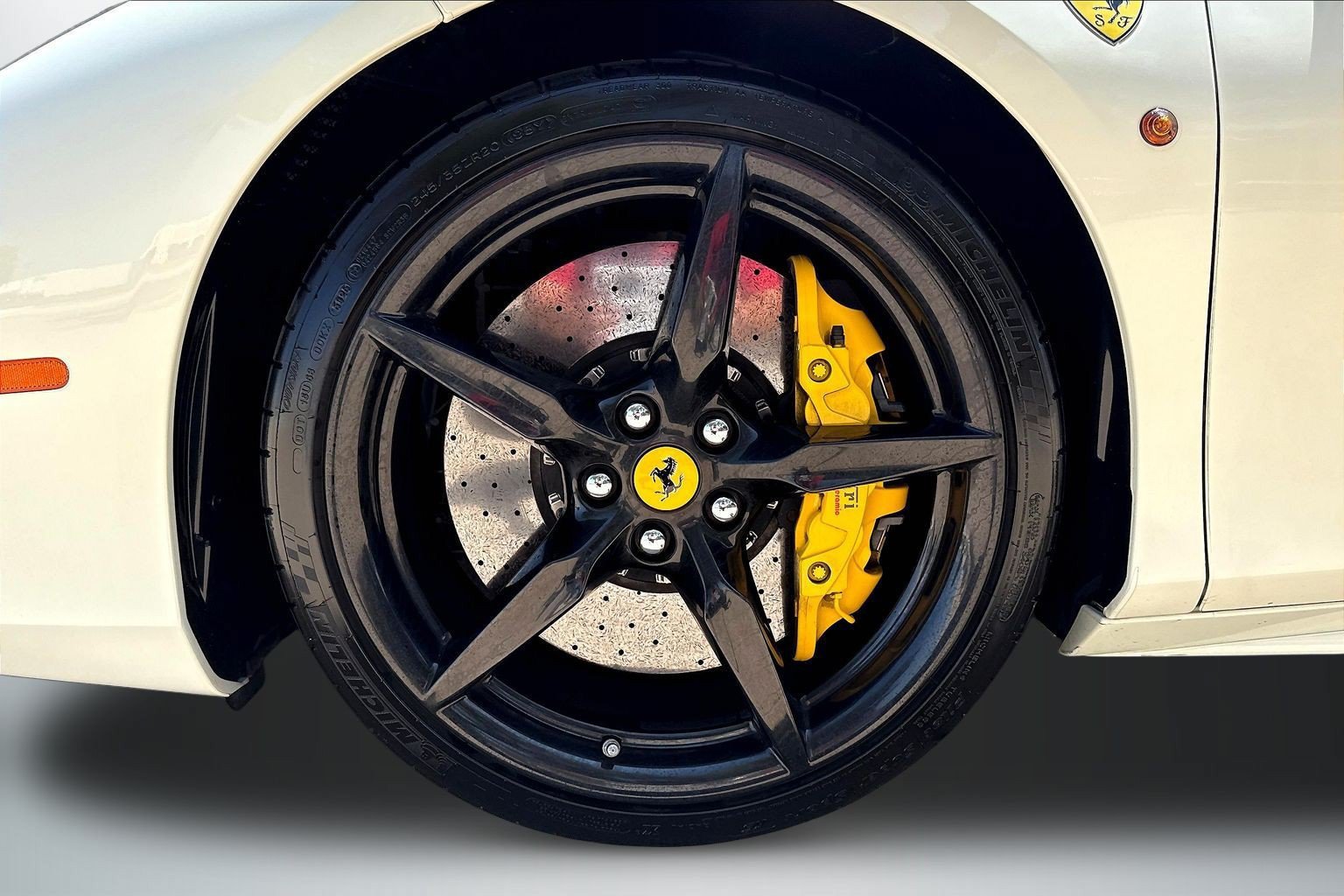 Used 2019 Ferrari 488 Spider RWD image 28