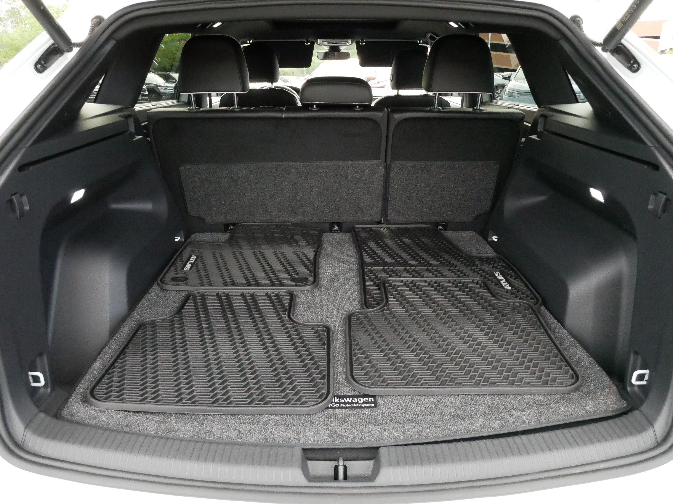 Certified 2024 Volkswagen Atlas Cross Sport SEL Premium R-Line AWD/4WD image 18
