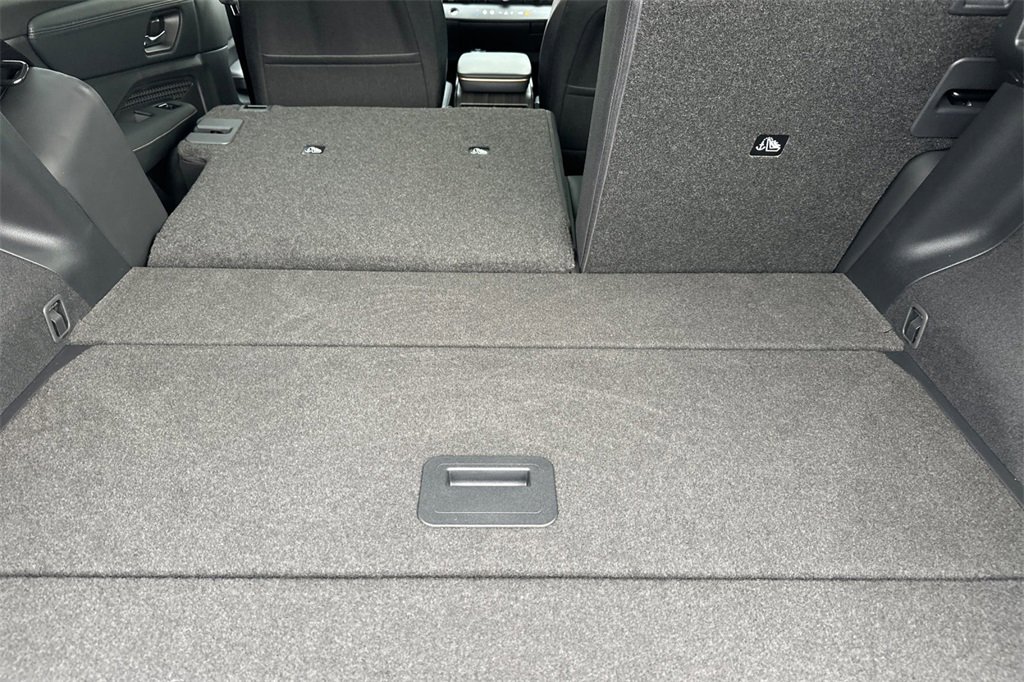 New 2025 Nissan Ariya FWD image 13