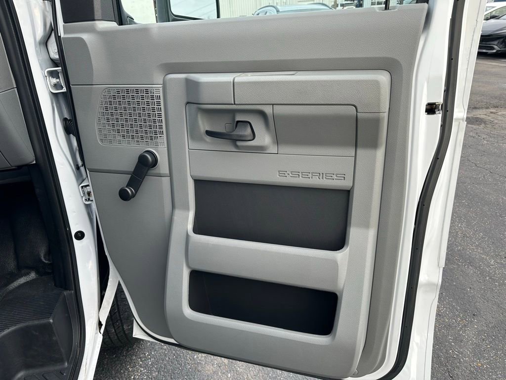Used 2024 Ford E-350 and Econoline 350 Super Duty image 37