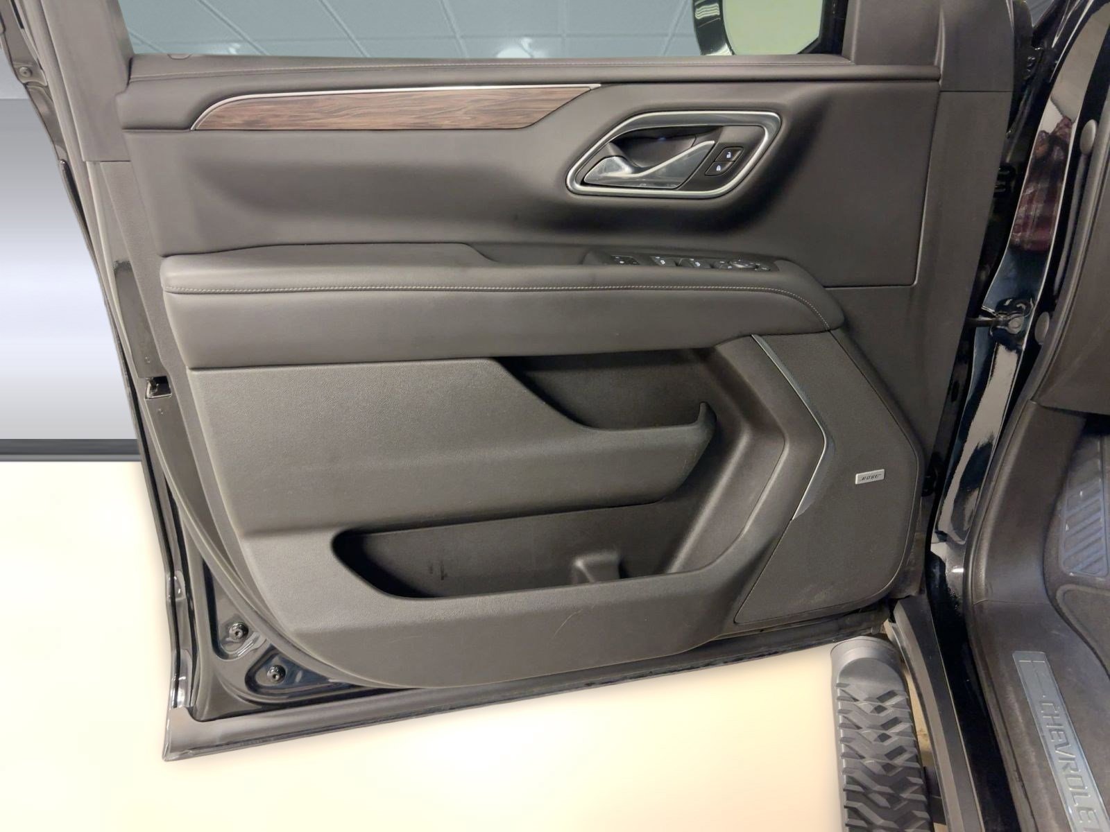 Used 2021 Chevrolet Tahoe Z71 w/ Z71 Off-Road Package image 11