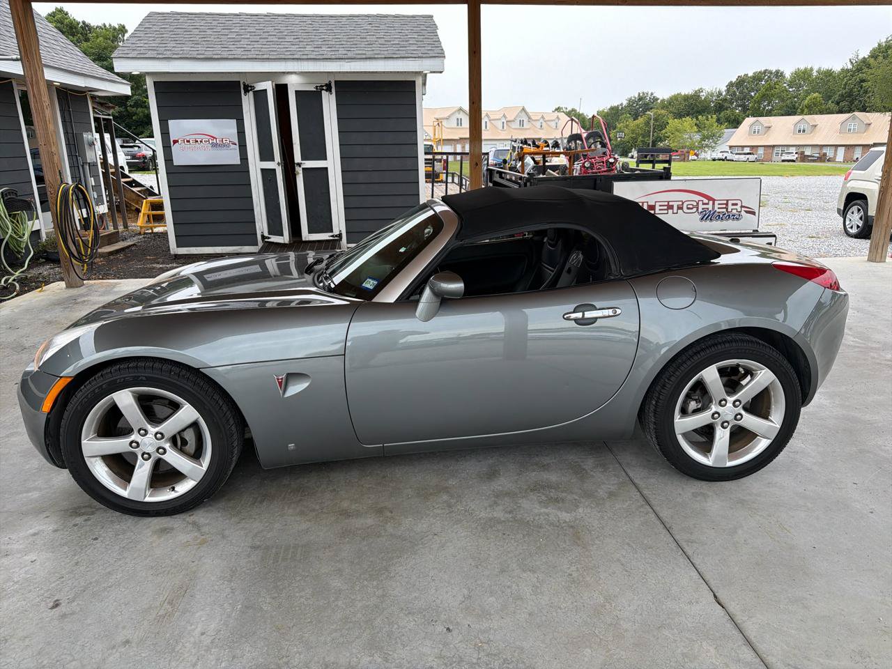 Used 2006 Pontiac Solstice Convertible w/ Premium Package RWD image 13