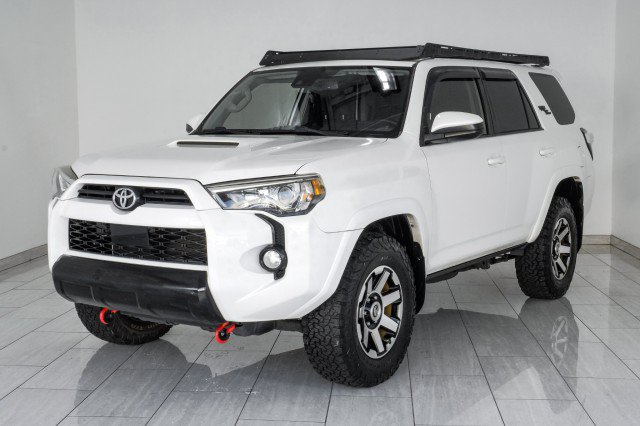 Used 2020 Toyota 4Runner TRD Off-Road AWD/4WD image 4