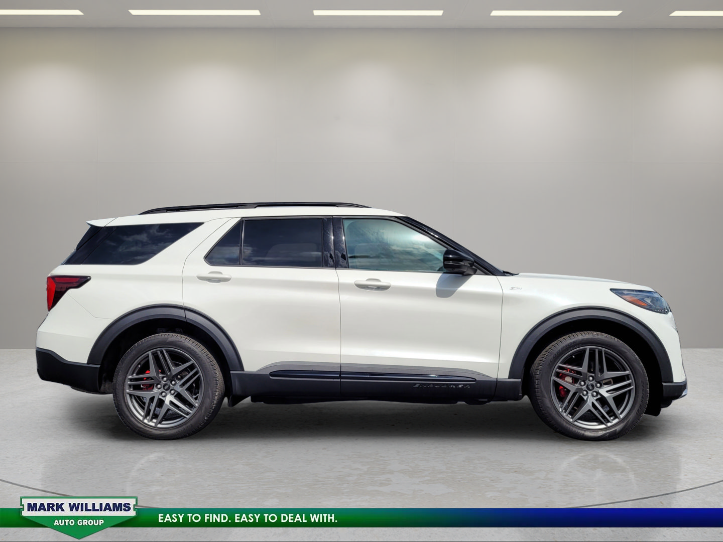 Used 2025 Ford Explorer ST-Line w/ Premium Package AWD/4WD image 2