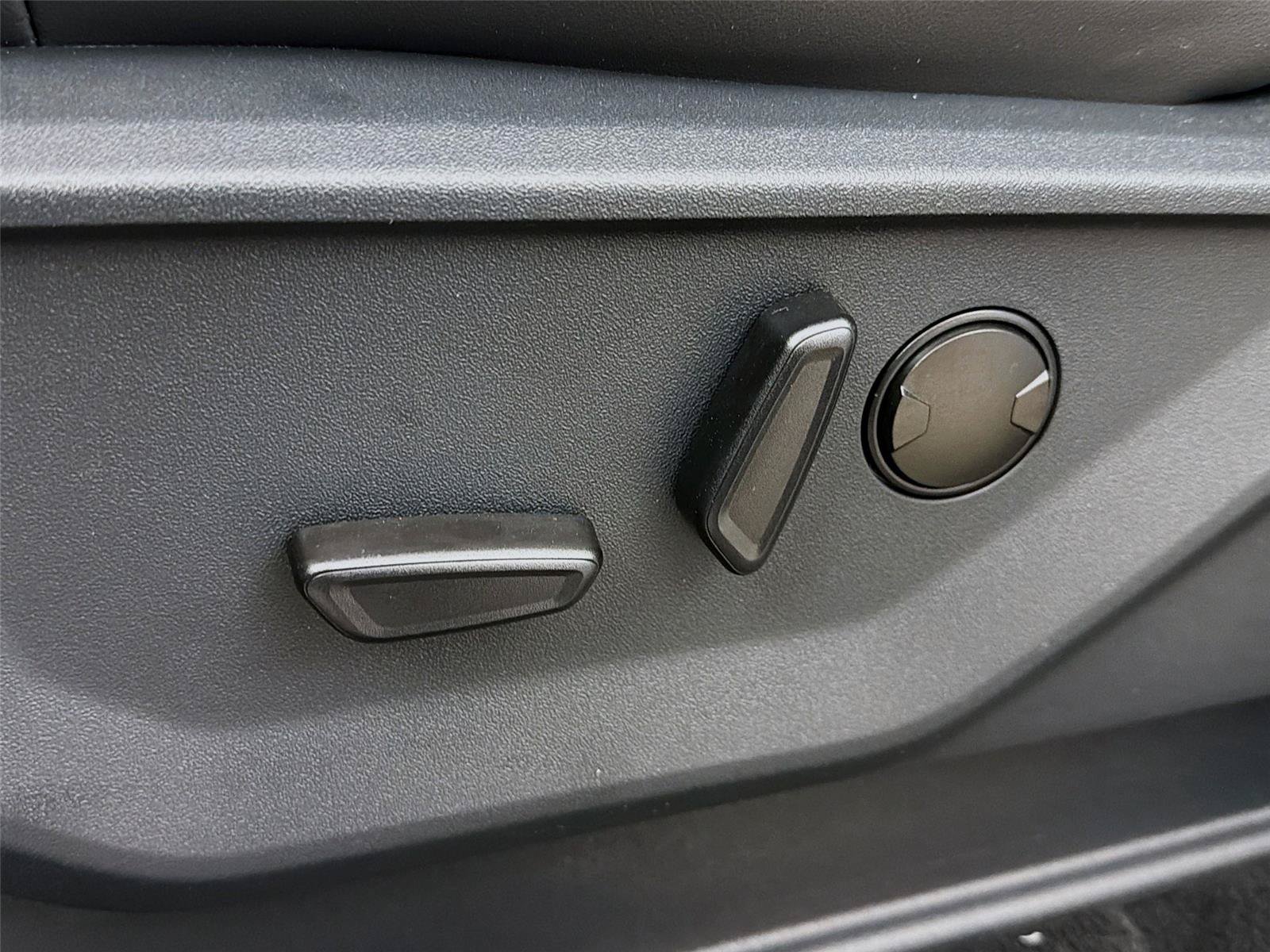 Used 2025 Ford Expedition Active AWD/4WD image 41