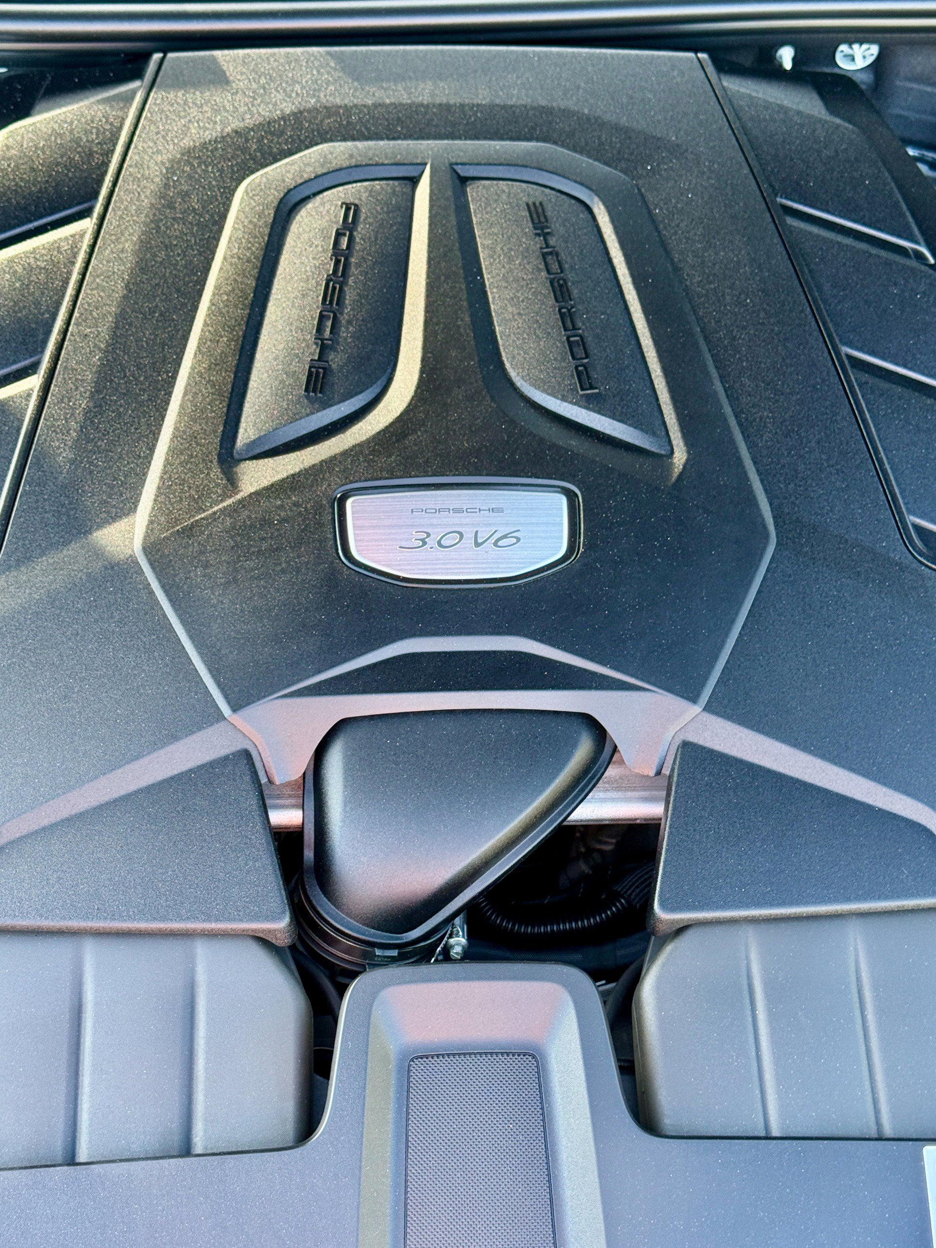 Used 2022 Porsche Cayenne Platinum Edition image 54