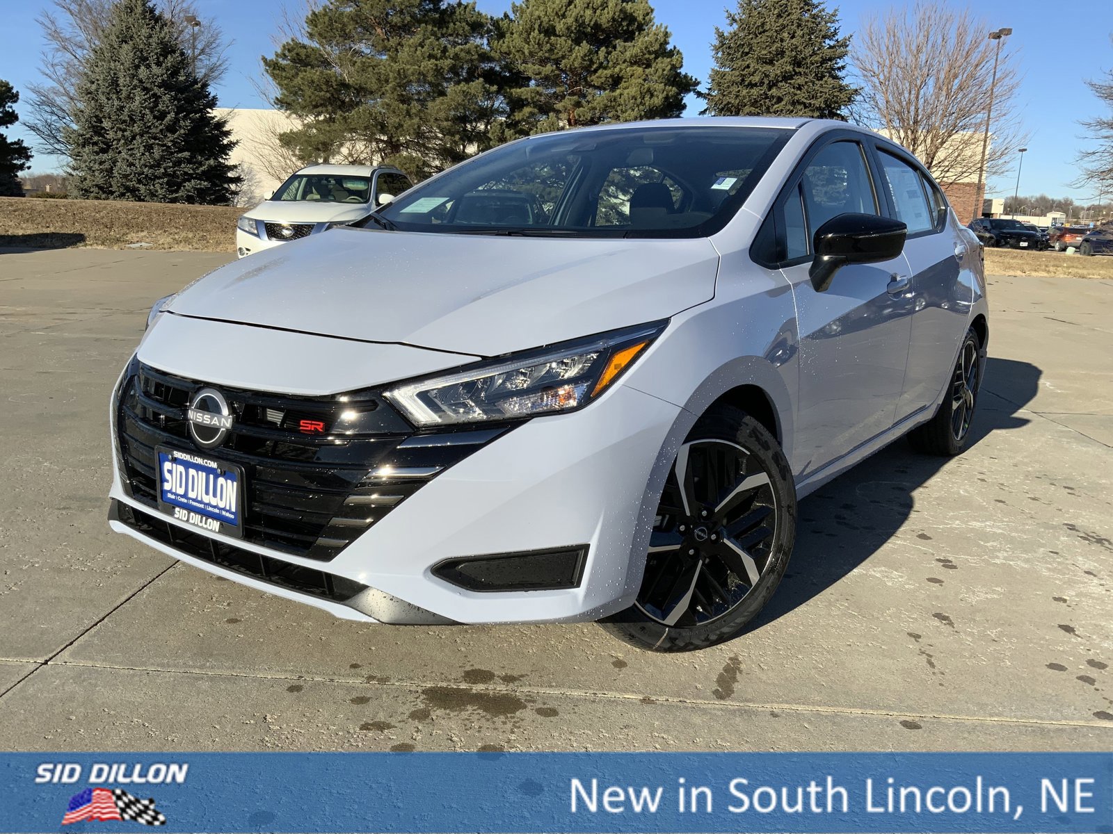 New 2025 Nissan Versa SR w/ Trunk Package