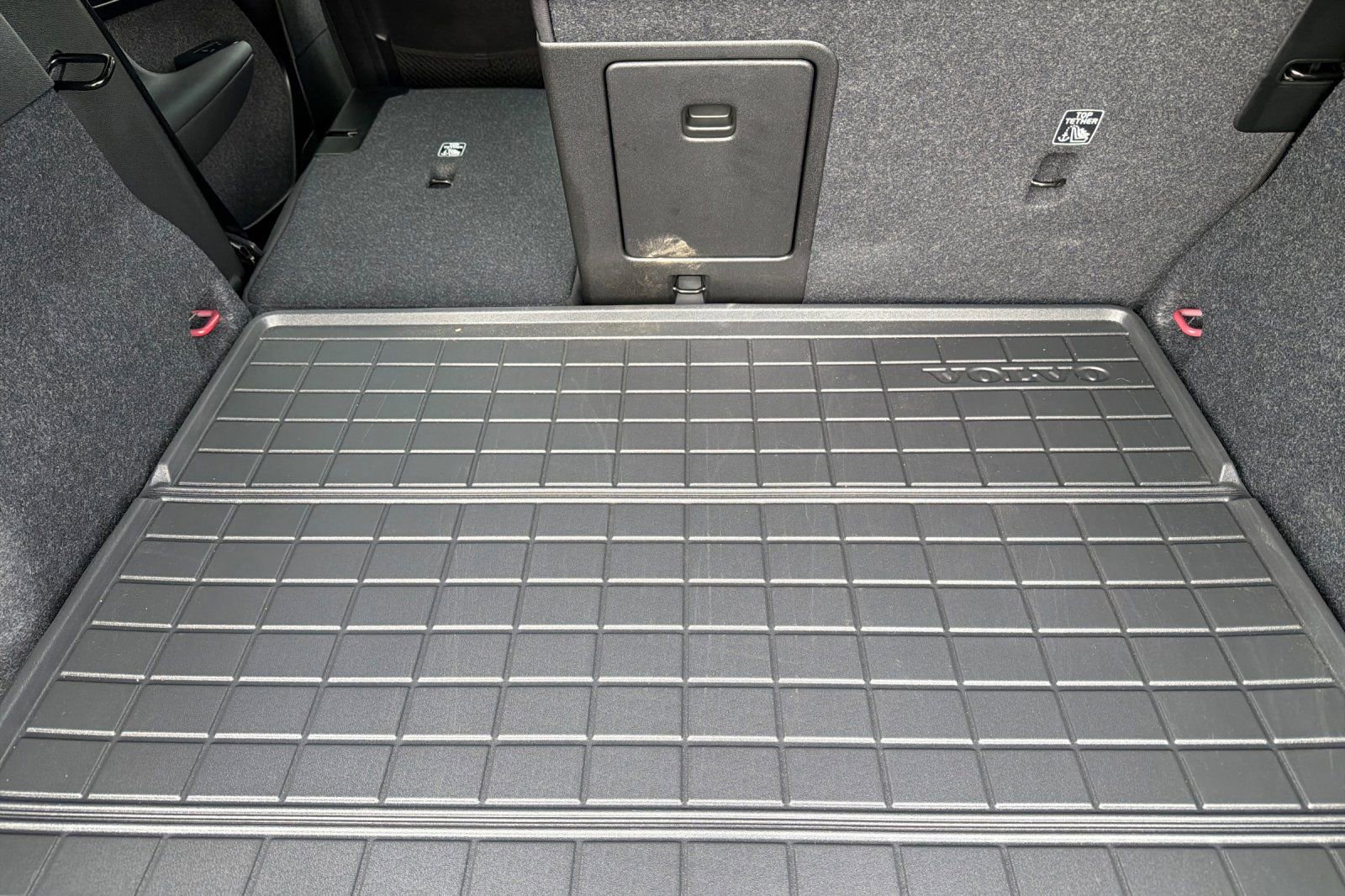 Used 2025 Volvo XC40 B5 Ultra w/ Climate Package image 15