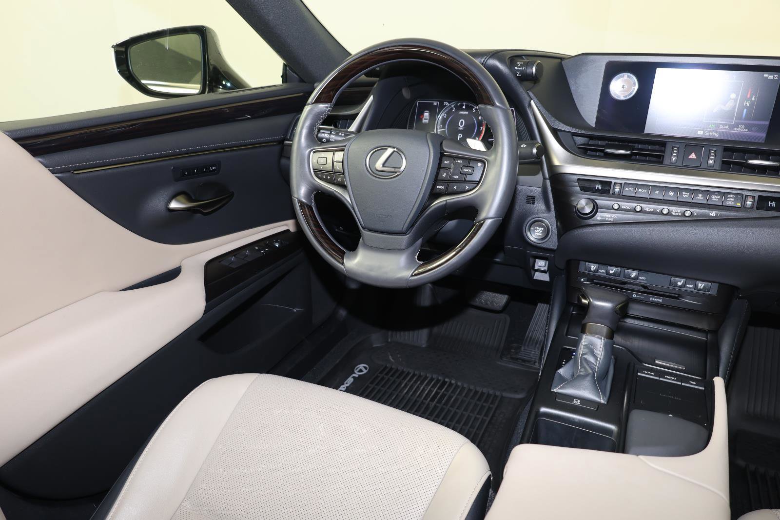 Used 2019 Lexus ES 350 w/ Premium Package image 9