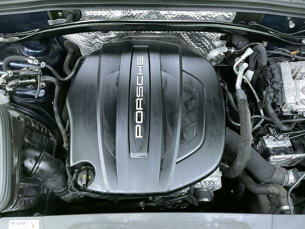 Used 2020 Porsche Macan image 29