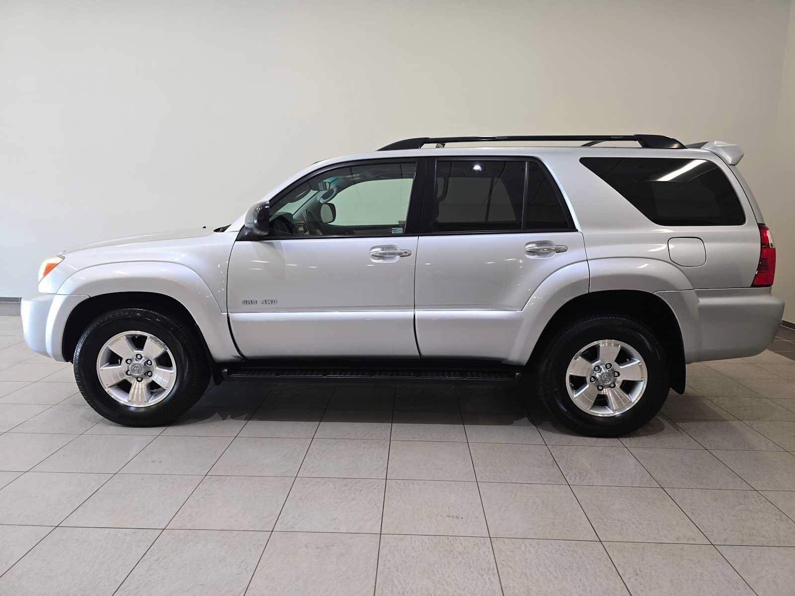 Used 2006 Toyota 4Runner SR5 AWD/4WD image 3