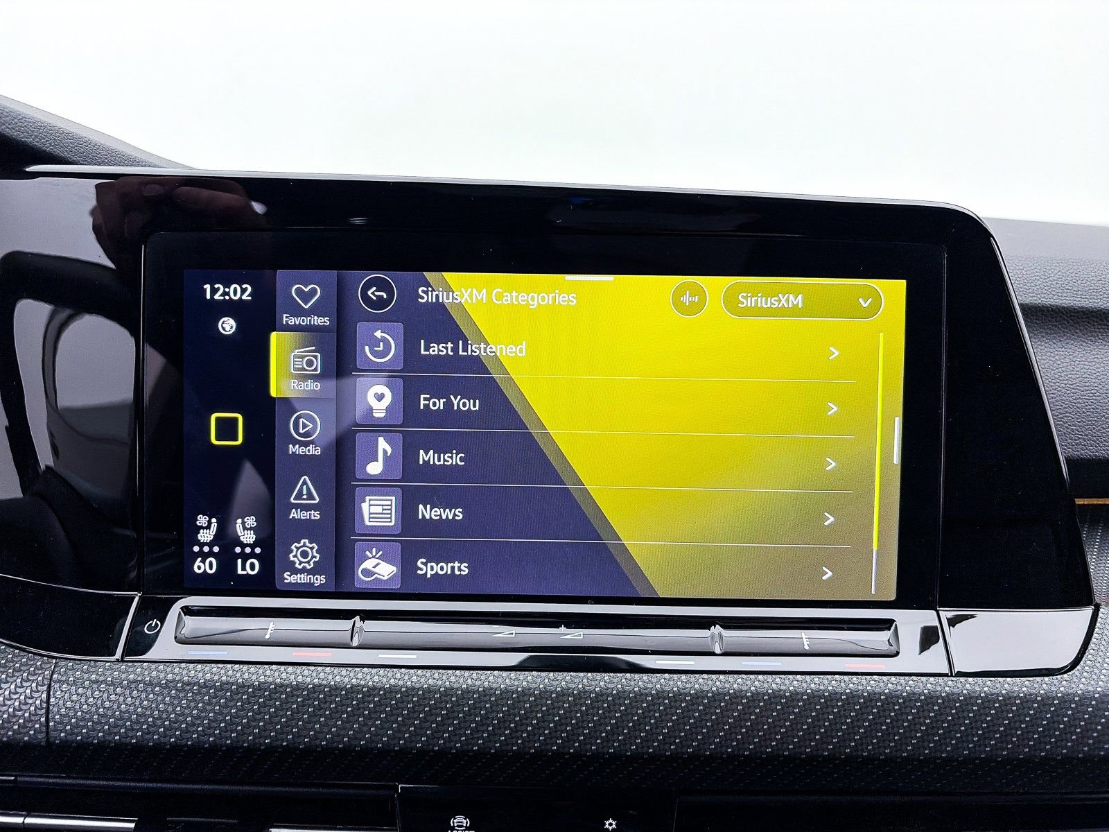 Used 2024 Volkswagen Golf R image 22