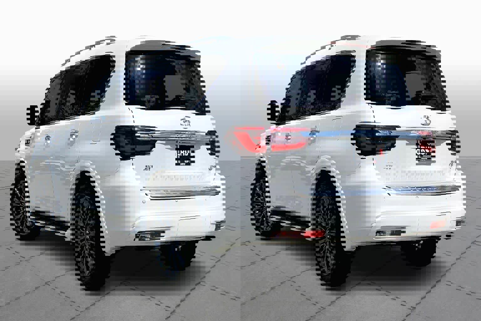 Used 2024 INFINITI QX80 Sensory w/ Cargo Package image 12