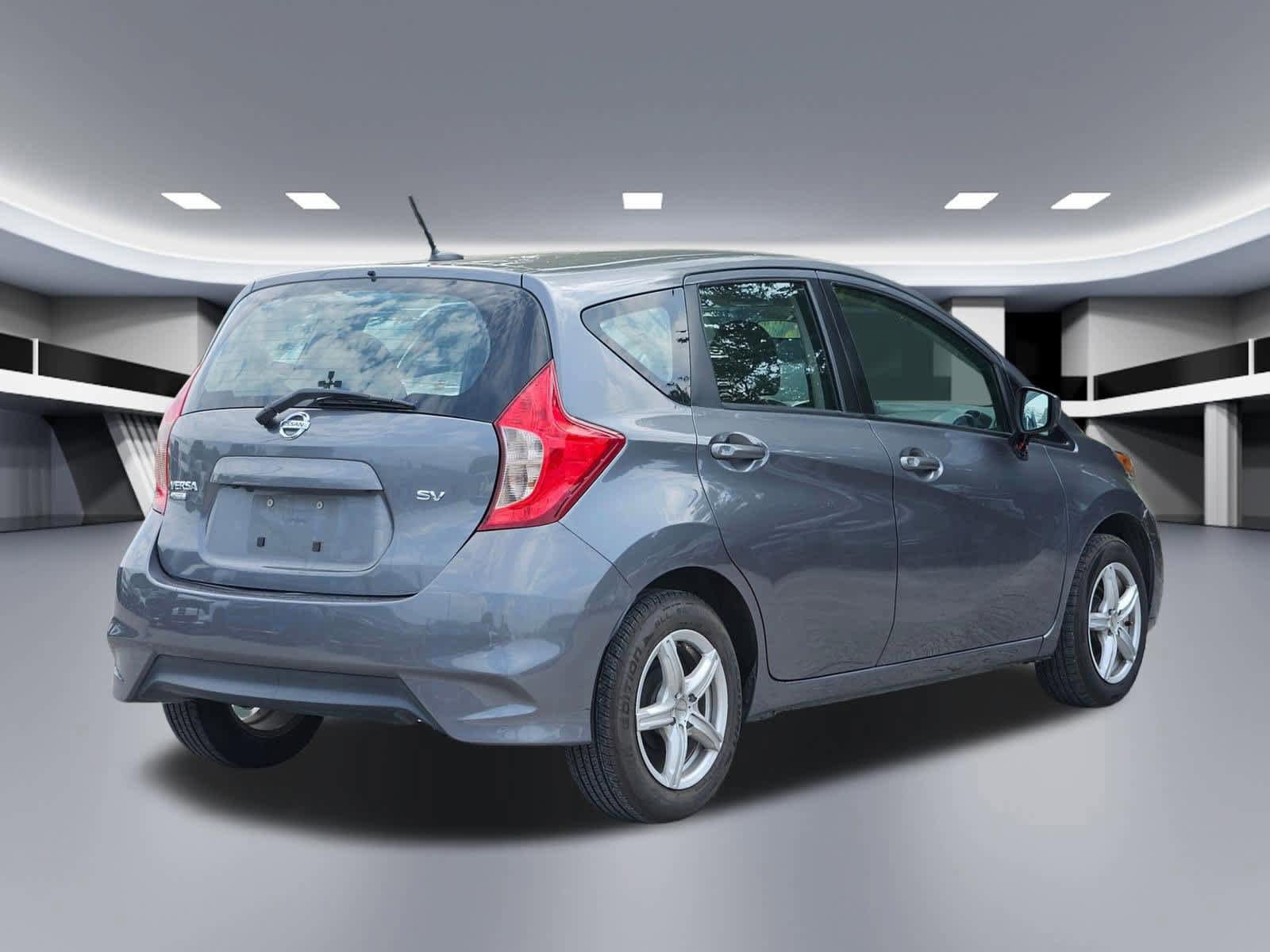 Used 2018 Nissan Versa Note SV FWD image 6