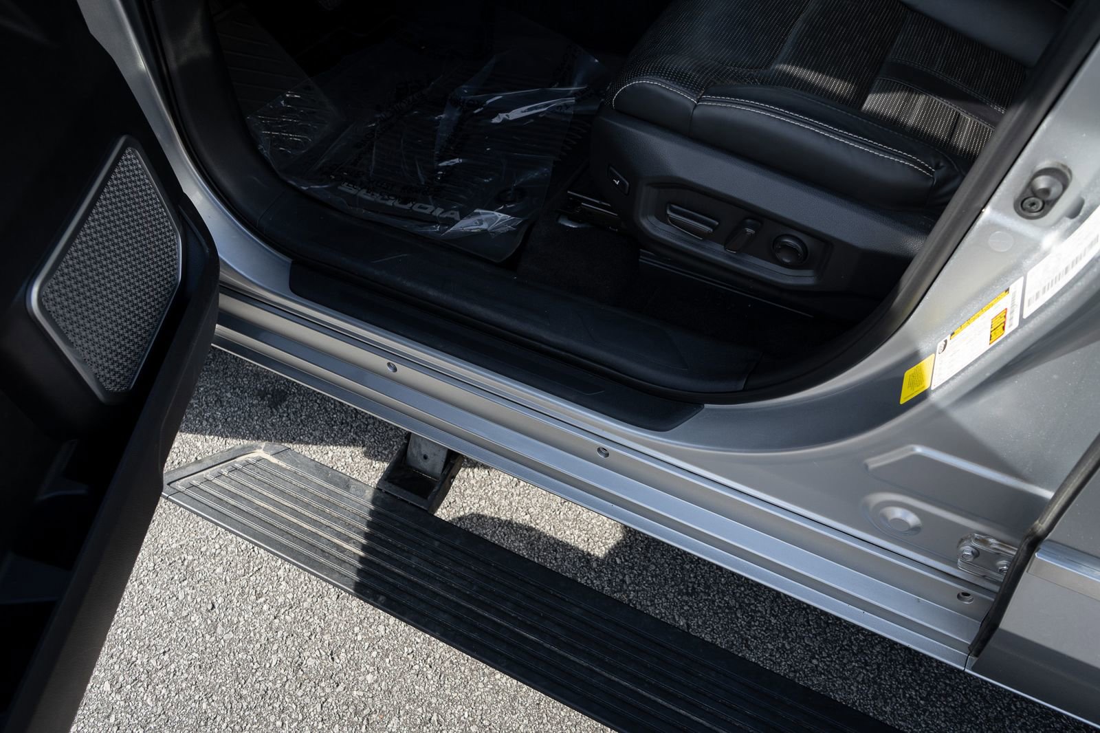 Used 2024 Toyota Sequoia Capstone AWD/4WD image 33