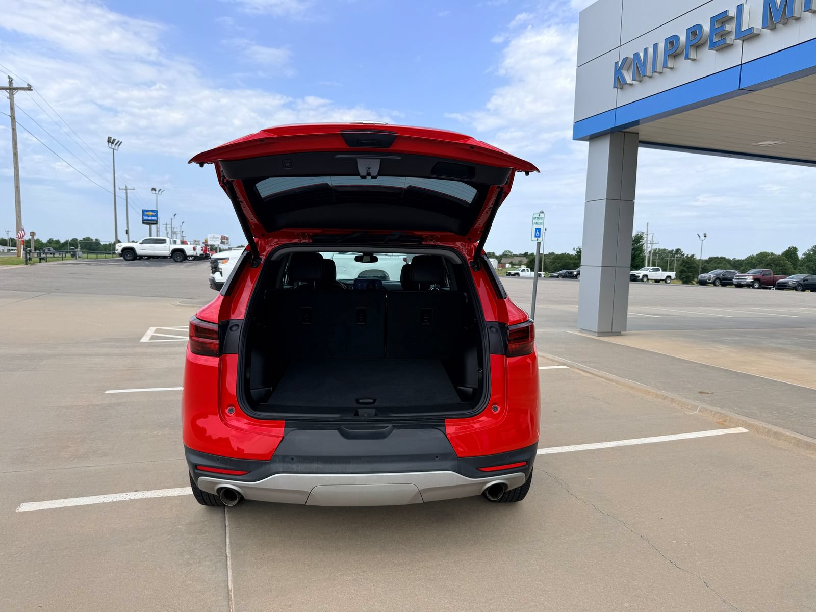 Used 2024 Chevrolet Blazer LT FWD image 8