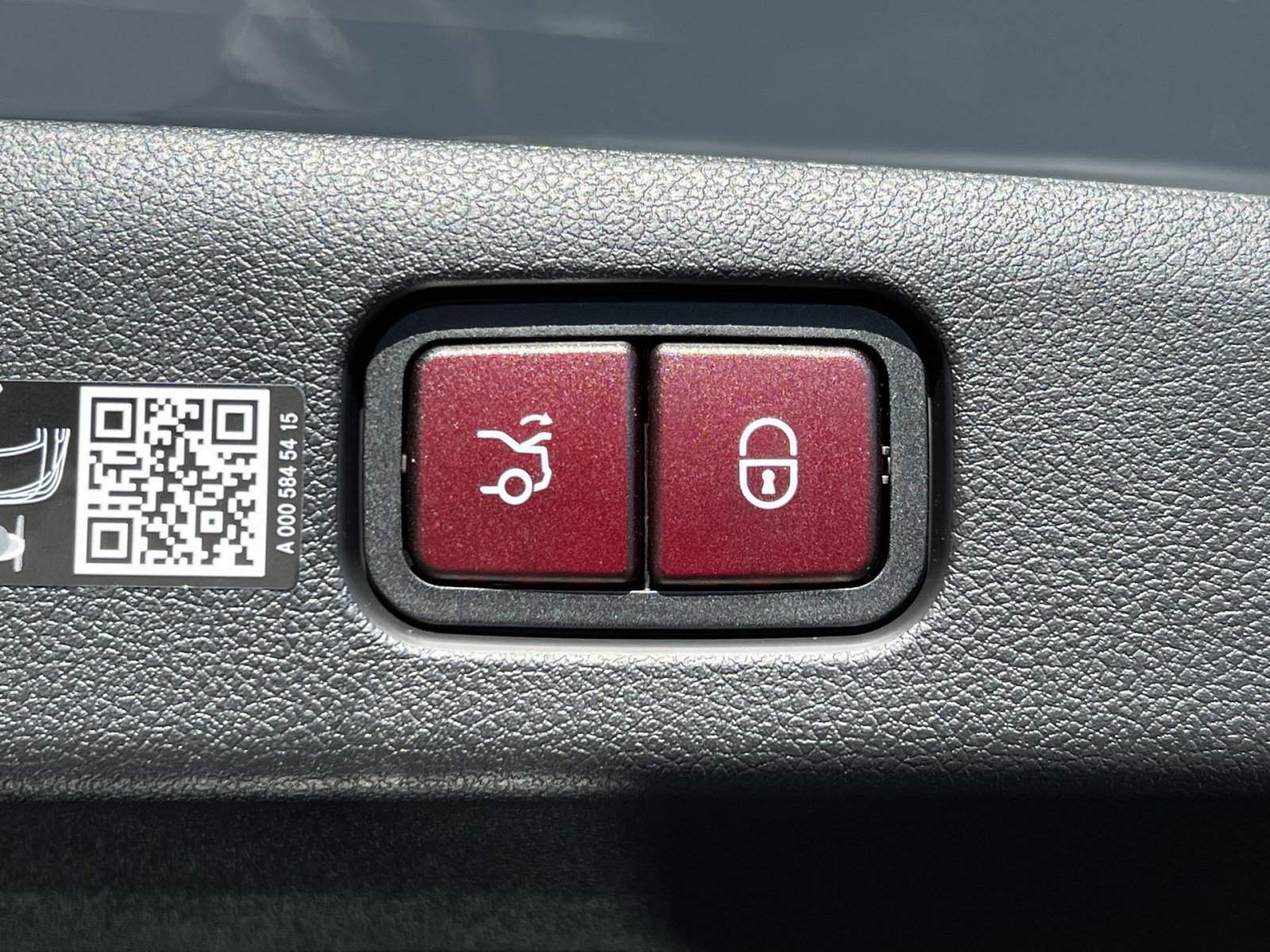 New 2026 Mercedes-Benz E 53 AMG e 4MATIC Sedan image 25