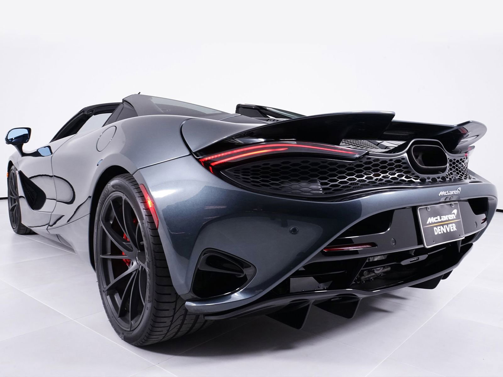 Used 2024 McLaren 750S Spider image 20