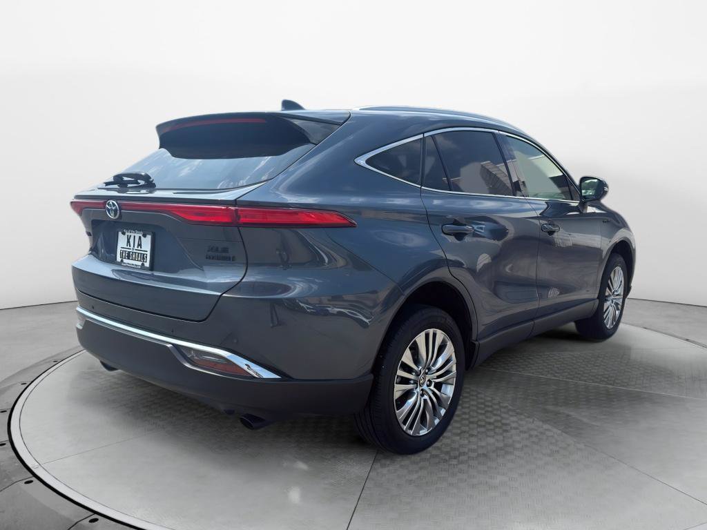 Used 2021 Toyota Venza XLE w/ Carpet Mat Package (TMS) AWD/4WD image 3