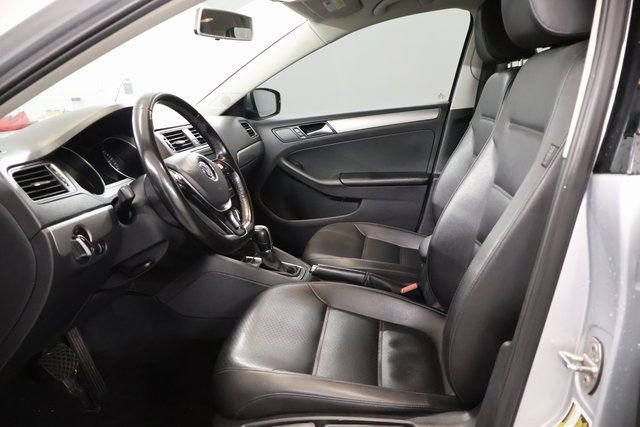 Used 2015 Volkswagen Jetta SE image 11