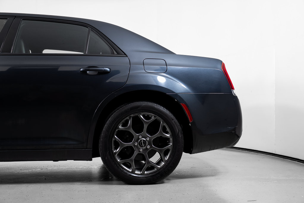 Used 2015 Chrysler 300 S AWD/4WD image 15