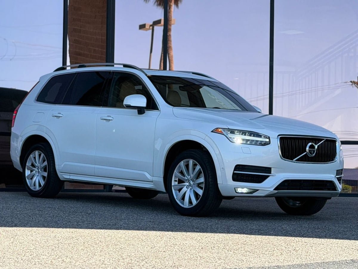 Used 2016 Volvo XC90 T6 Momentum w/ Momentum Plus Package AWD/4WD image 21