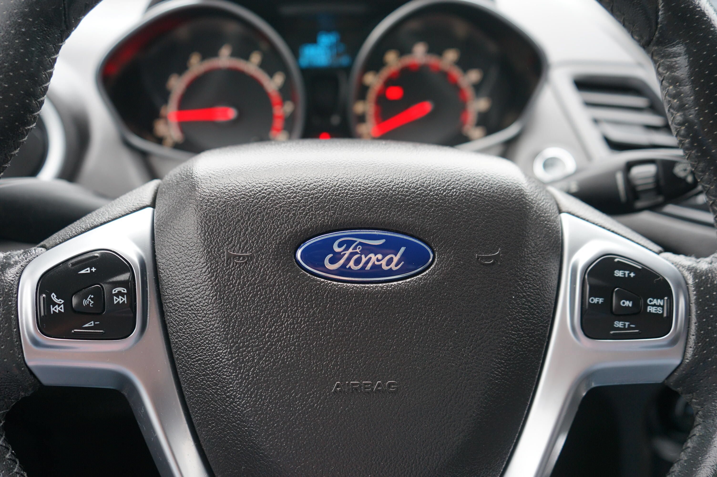 Used 2016 Ford Fiesta ST FWD image 24