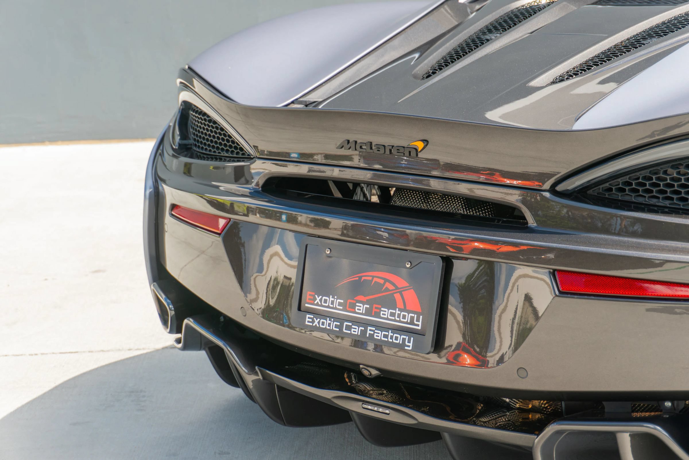 Used 2017 McLaren 570S Coupe RWD image 38