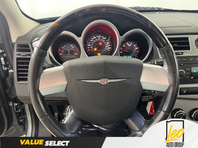 Used 2010 Chrysler Sebring Touring w/ Hands-Free Convenience Group FWD image 15