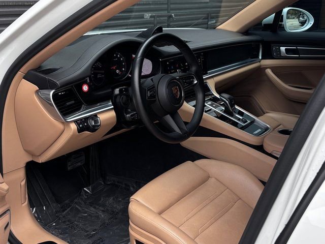 Certified 2023 Porsche Panamera Platinum Edition image 4