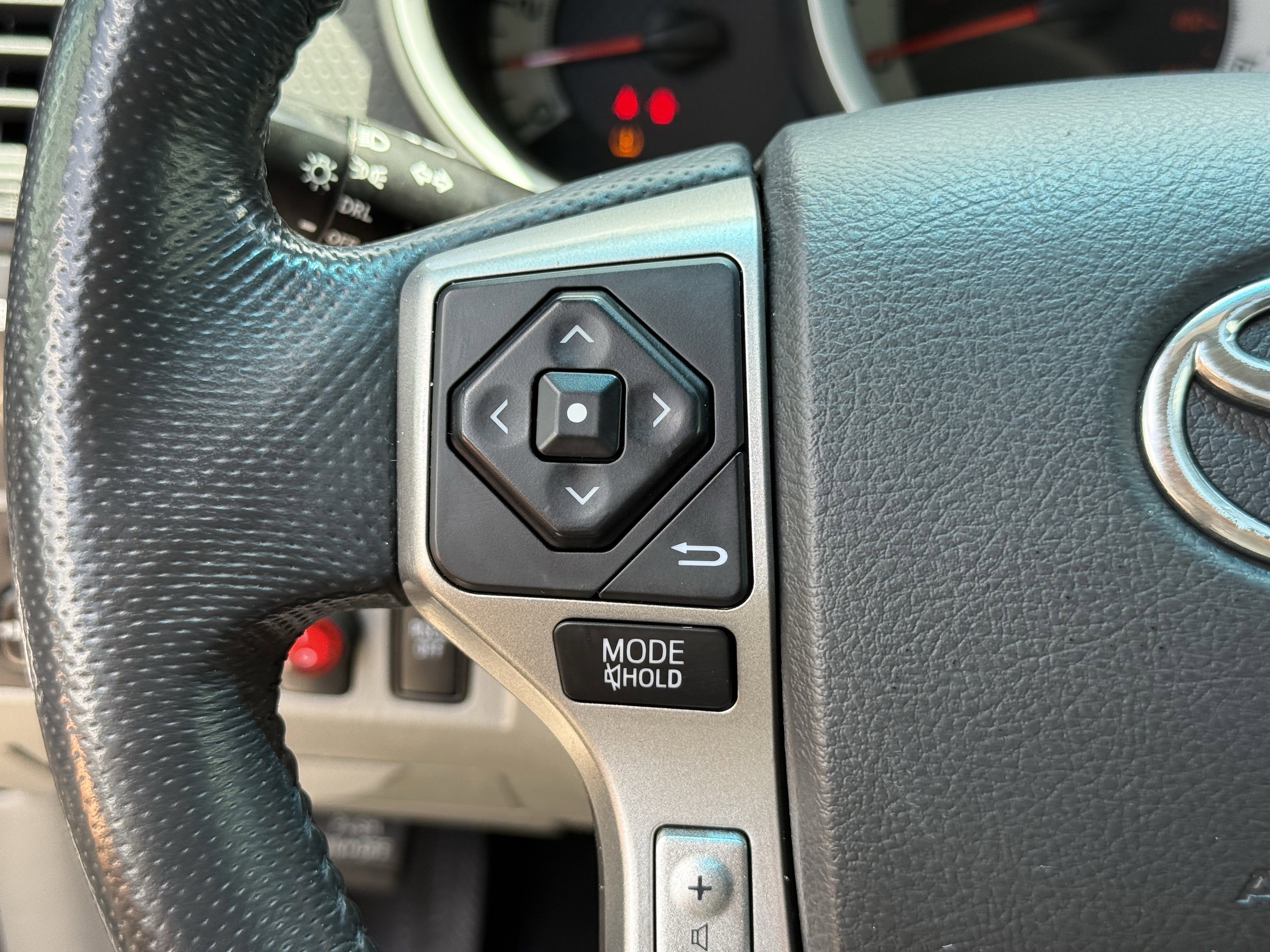 Used 2015 Toyota Tacoma 4x4 Double Cab w/ SR5 Package image 16