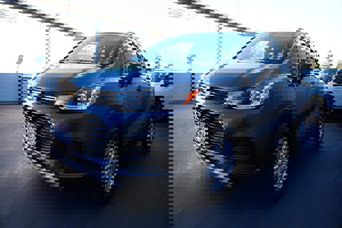 Used 2020 Chevrolet Trax LT image 16