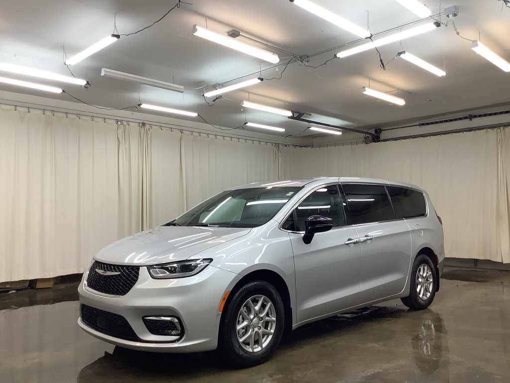 New 2026 Chrysler Pacifica Select FWD image 1