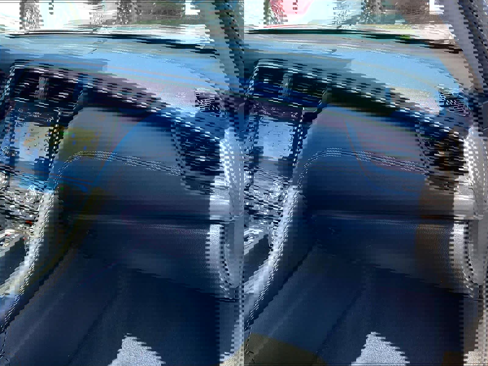 Used 2020 Honda Insight Touring image 17