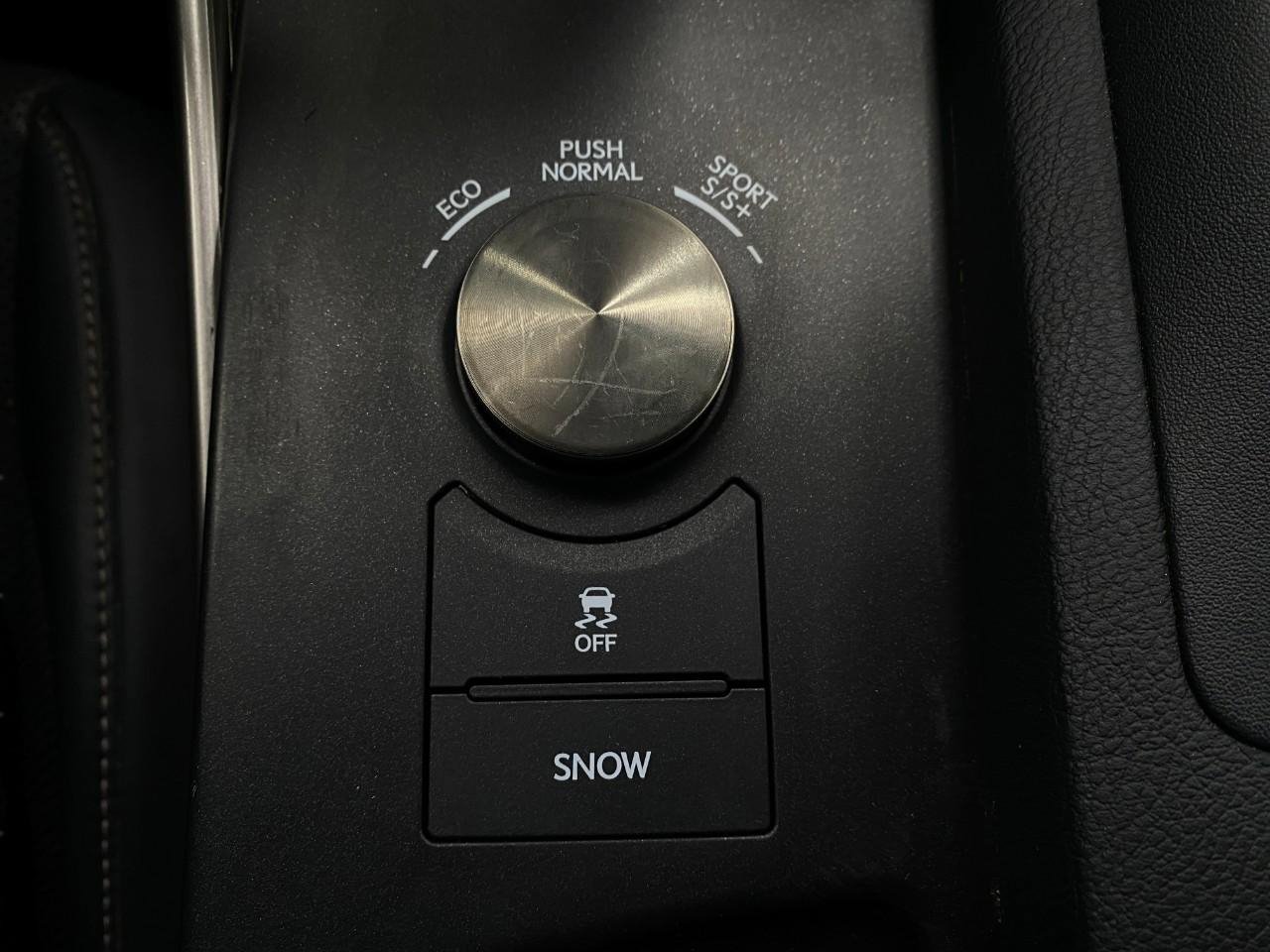 Used 2016 Lexus IS 350 AWD image 27