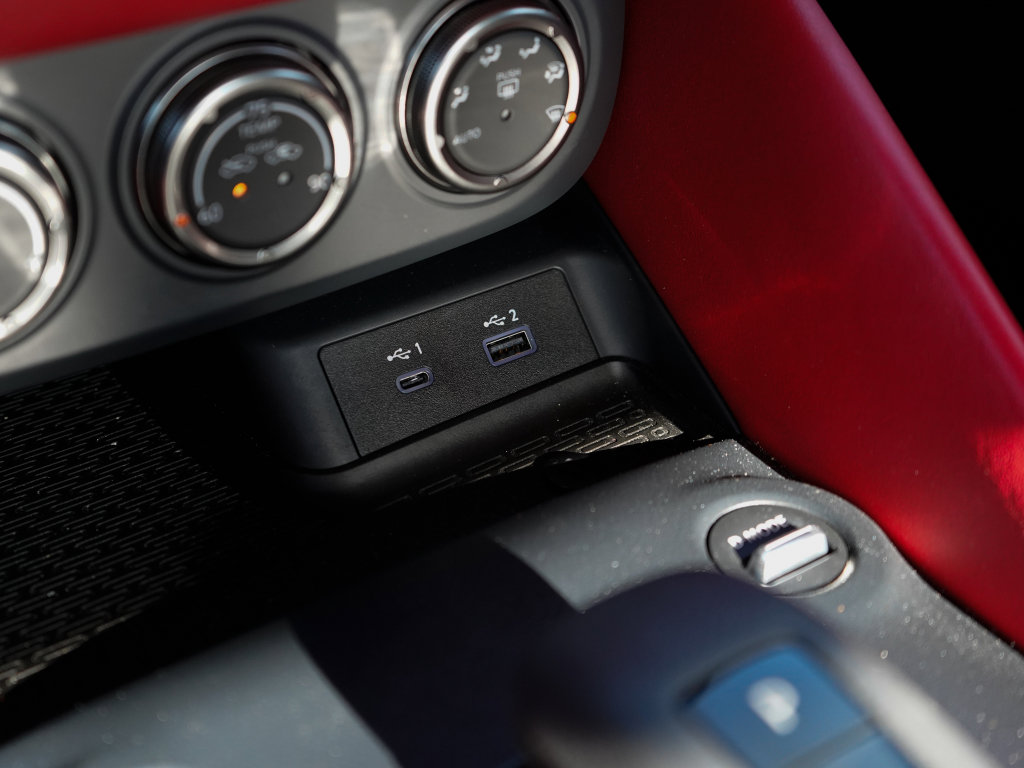 Used 2024 Nissan Z Performance w/ Floor Mat Package image 21