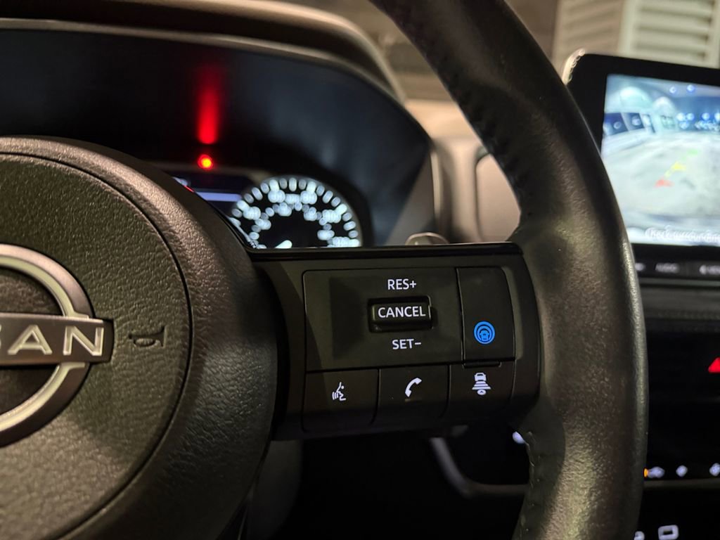 Used 2023 Nissan Rogue SV w/ SV Premium B Package image 21