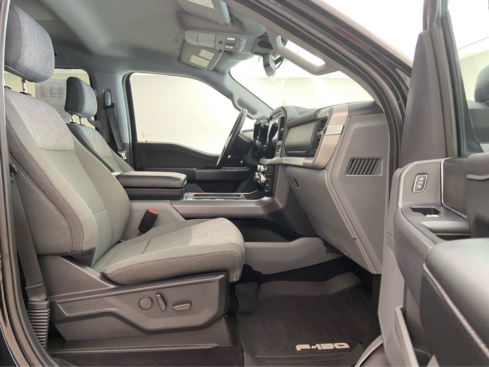 Used 2023 Ford F150 XLT w/ Equipment Group 302A High AWD/4WD image 17