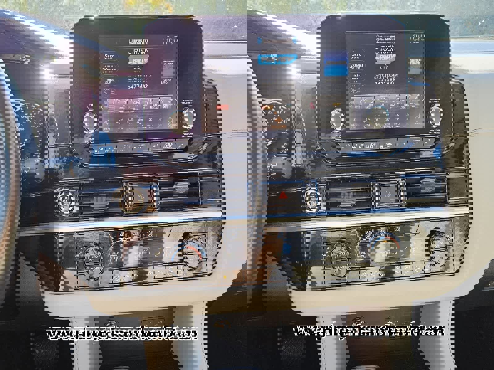 Used 2022 Nissan Pathfinder SV image 8