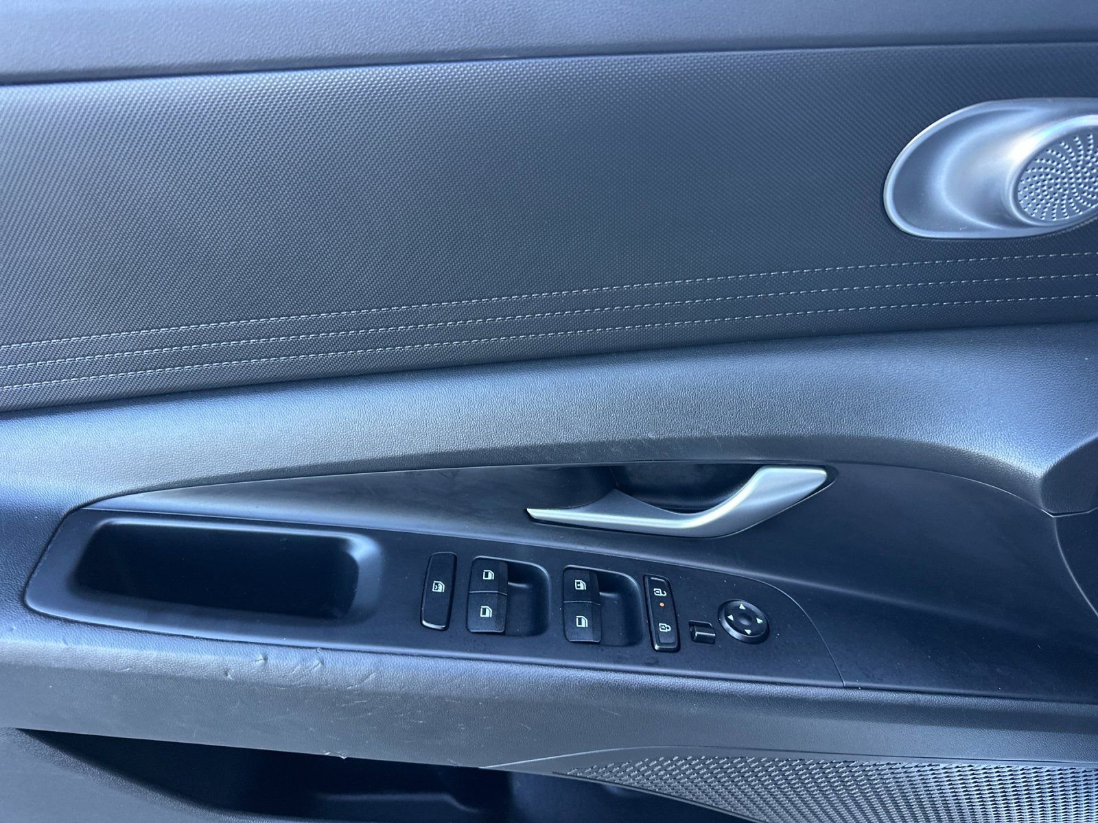 Used 2024 Hyundai Elantra SE FWD image 10