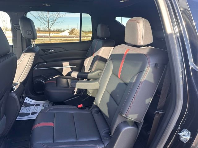 Used 2025 Chevrolet Traverse RS image 39